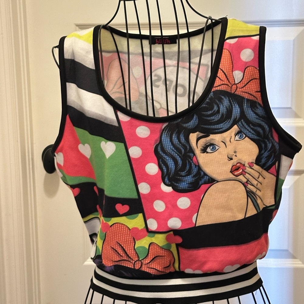 Blush Pop Art Graphic Crop Top stretch Multicolor